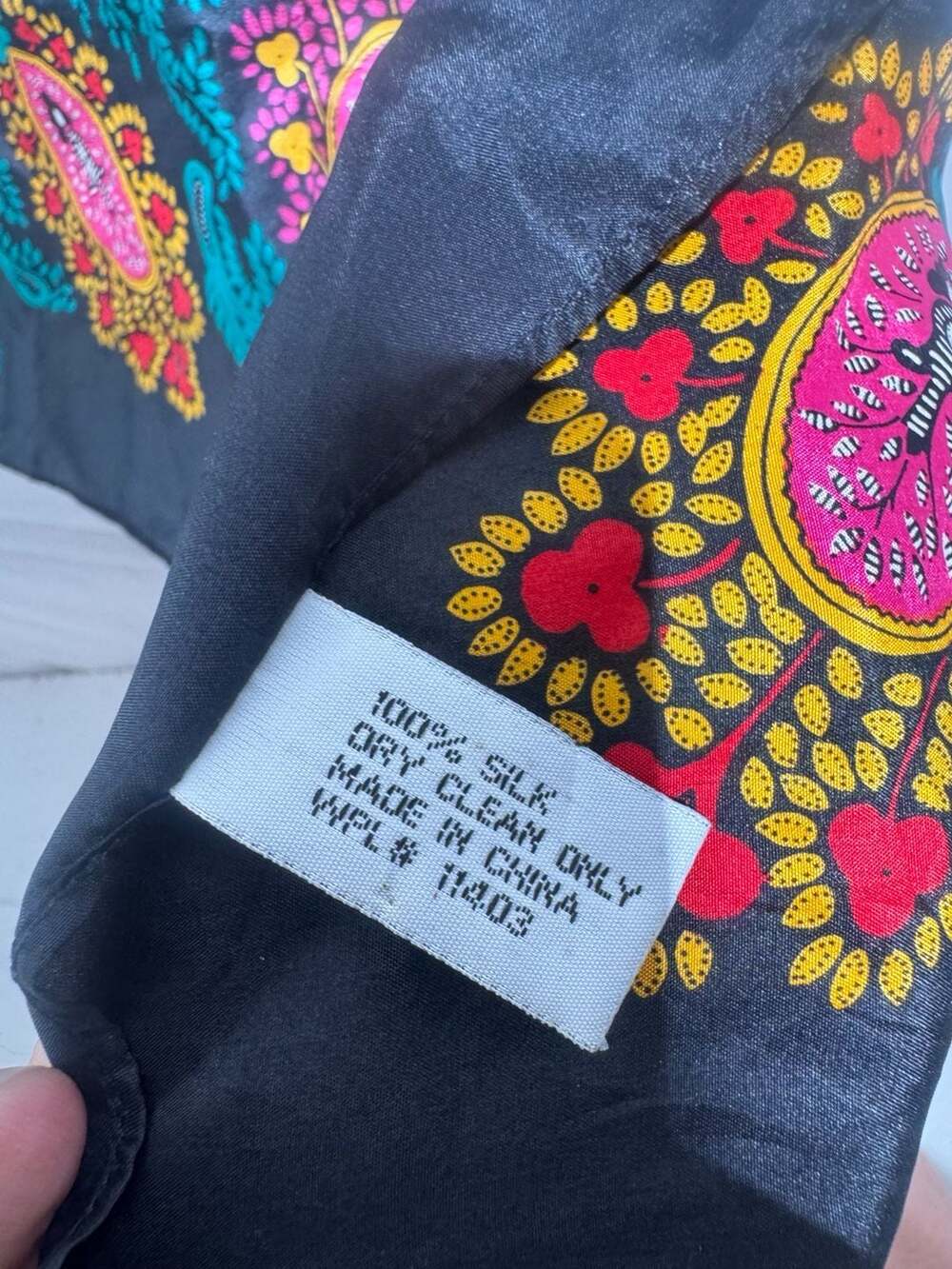 Diane Von Furstenberg Vintage Paisley Scarf Womens Black Teal Plaid Silk Neck Wr - Picture 4 of 5